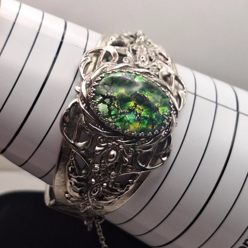 💚Whiting & Davis Silver-Tone Green Foiled Glass Hinged Bracelet *repair* - Picture 2 of 11